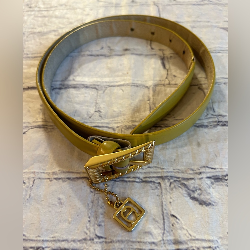 ÉTIENNE AIGNER VEGAN LEATHER MUSTARD GREEN WITH GOLD TONE HARDWARE BELT SIZE L